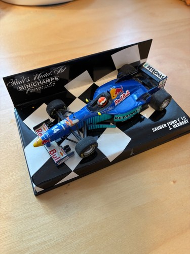 Die cast model car - f1, 1:43