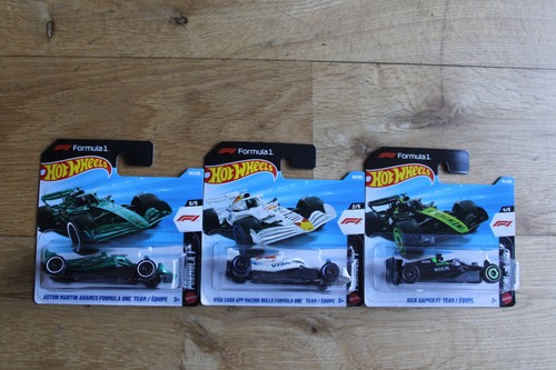 Hot wheels car bundle - hot, 3