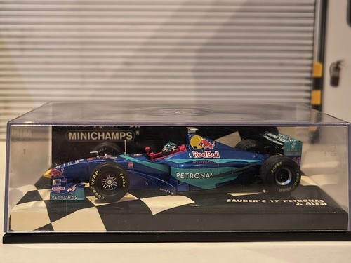 Rare red bull sauber - rare,